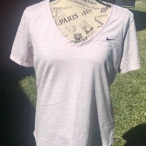 Nike dri fit med top